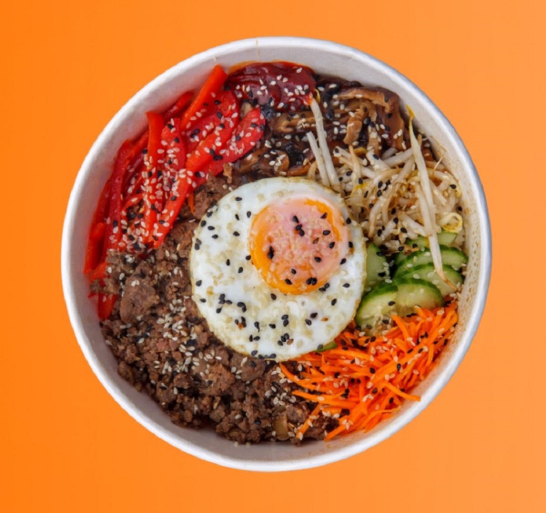 .BIBIMBAP z wołowiną bulgogi